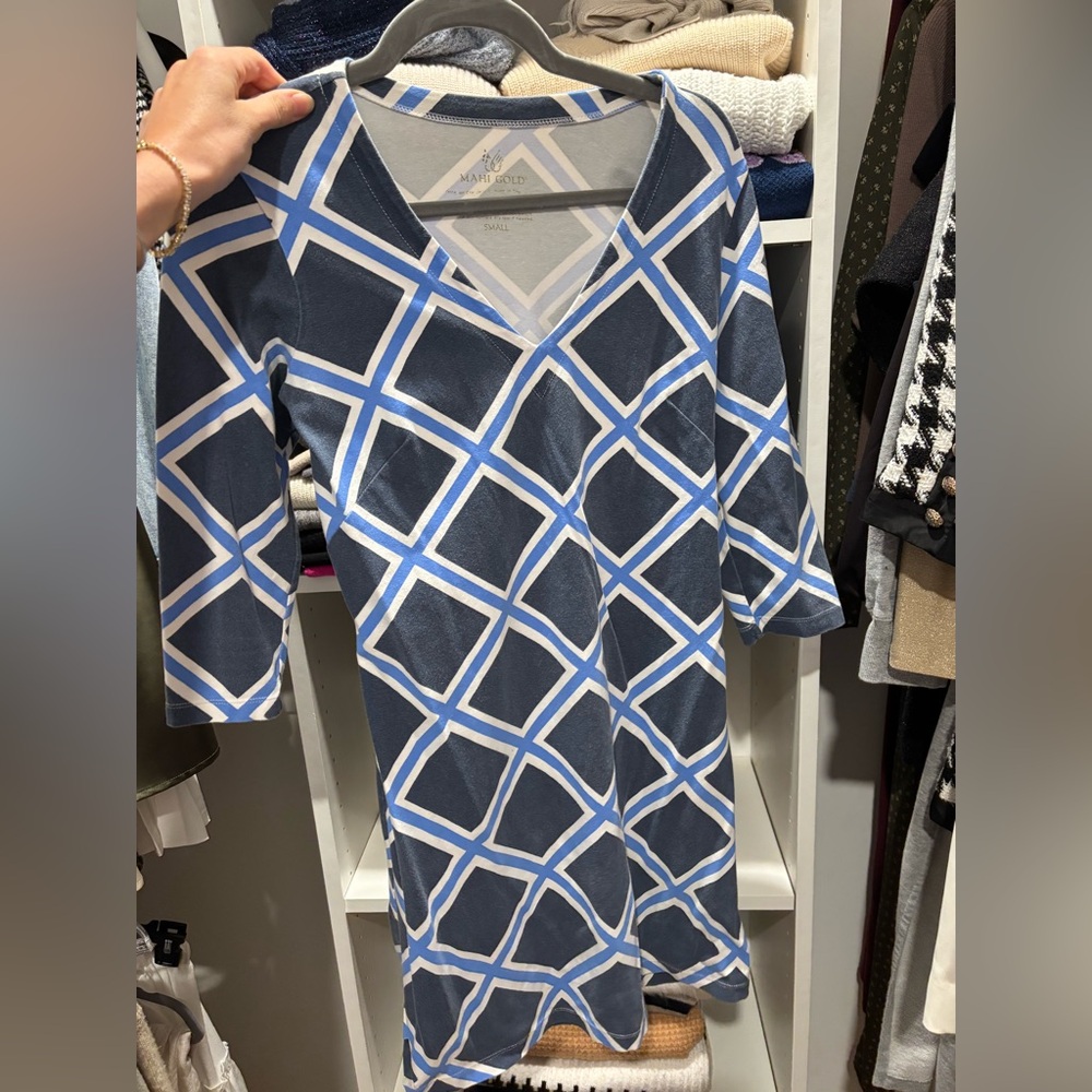 MAHI GOLD Blue and White Geometric Long Sleeve Dress